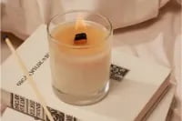 Geurkaars met houten lont 1 copy