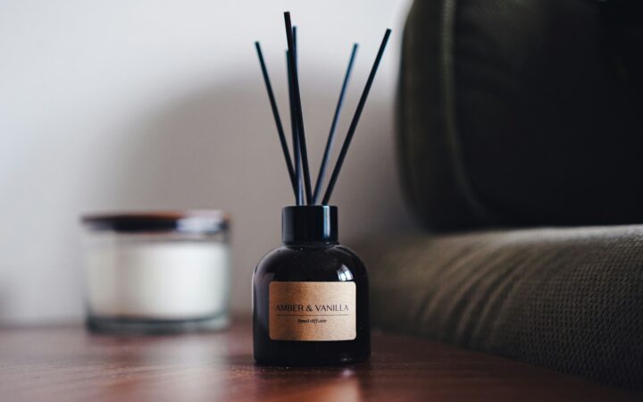Welke geurstokjes van Zara Home passen bij jouw kamer, van Palo Santo tot Winter Cypress