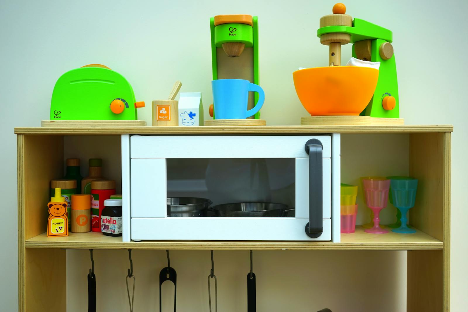 Magnetron schoonmaken? Oma weet raadt met citroen, azijn en baking soda!
