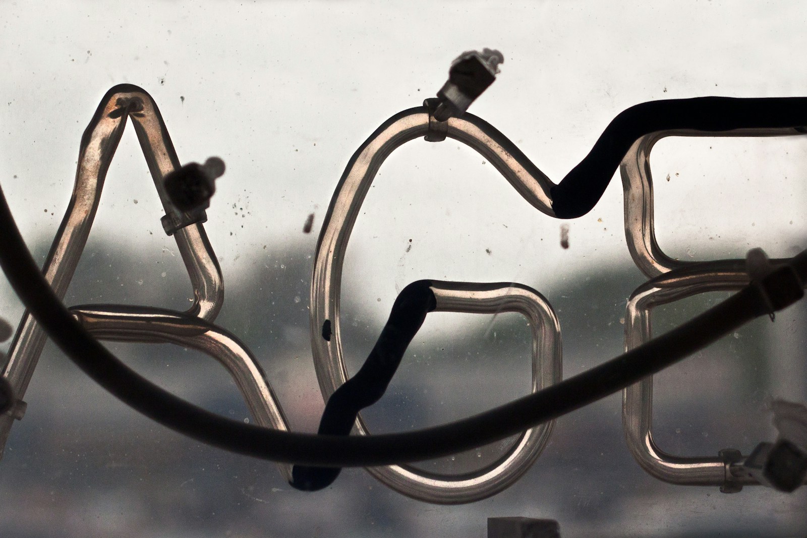 Waarom Joris van Oostveen zijn leeftijd geheim houdt