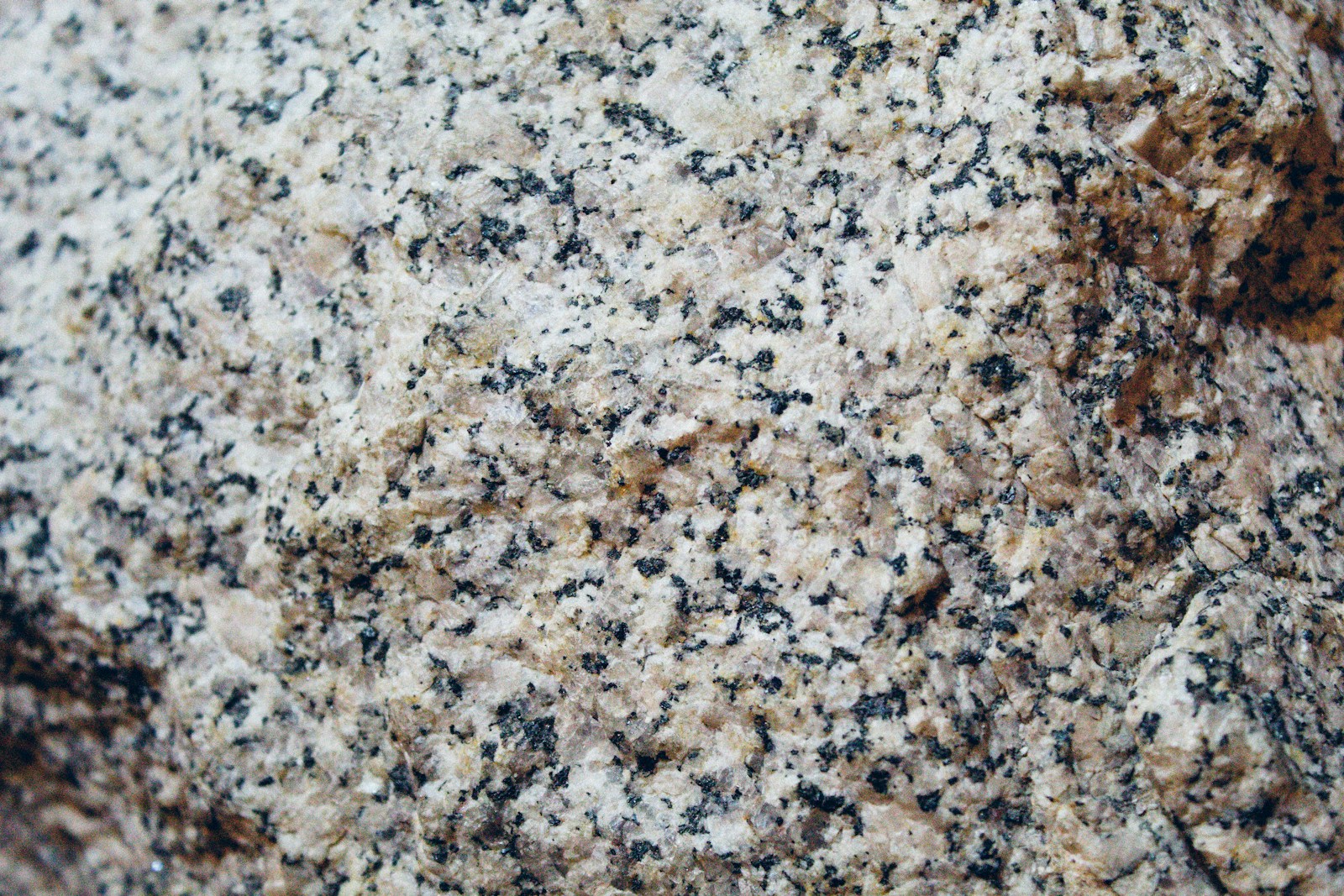 Oma weet raad: Graniet schoonmaken zonder schade doe je zo