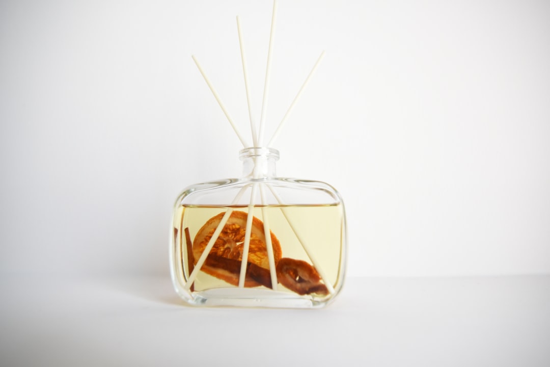 Huisparfum citrus geur brengt frisse energie in elke kamer