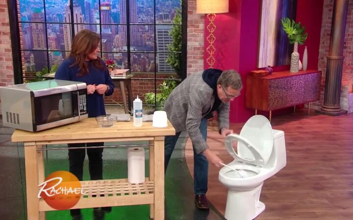 Wc-borstel en houder schoonmaken: zo voorkom je een muffe toiletgeur